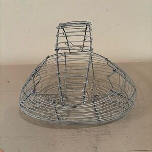 VTG Wire Egg Basket With Handle